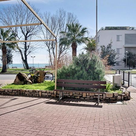 Appartamento Fronte Mare - Marina Di Marina dʼAndora Esterno foto