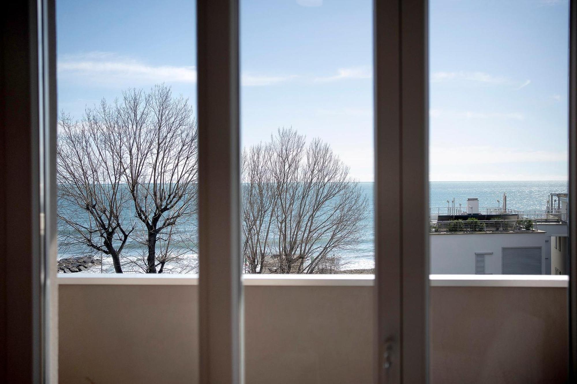 Appartamento Fronte Mare - Marina Di Marina dʼAndora Esterno foto